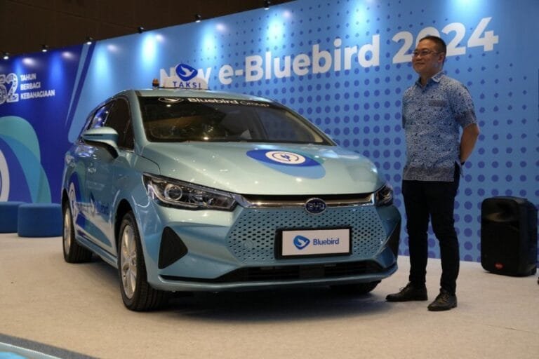 Bluebird Tambah Taksi Listrik