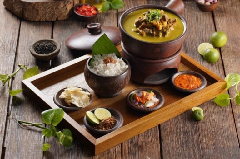 Kuliner Penuh Rasa dan Sejarah, Ini Makanan Khas Cirebon Omega Hotel Management Akan Segera Meluncurkan Restoran Indonesia, "Ramela - Cultural Taste of Indonesia"