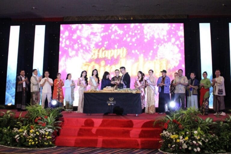 Merlynn Park Hotel Jakarta Memeriahkan Anniversary Ke-14 Dengan Tema "Halal Bihalal Pesona Nusantara"