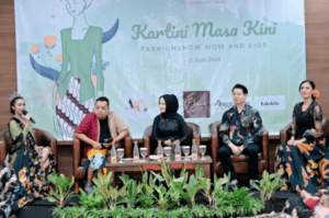 Kartini Masa Kini Fashion Show Mom and Kids di Hotel Grand Whiz Poins Simatupang Jakarta