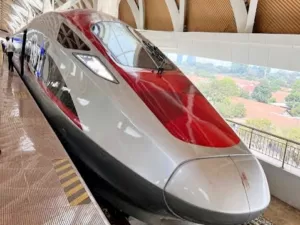 Volume Penumpang Whoosh Meningkat 40% Di Hari Terakhir Cuti Bersama Lebaran 2024