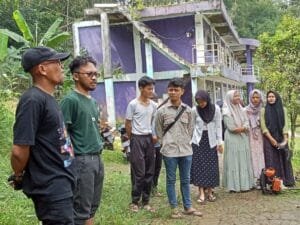 Peringati Hari Kartini, Gerakan Cisadane Resik, Tanam Puluhan Bibit Pohon Di SMK Sirojul Huda 3 Bogor
