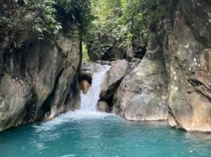Pacu Adrenalin Lompat Tebing Curug Leuwi Lieuk Jonggol