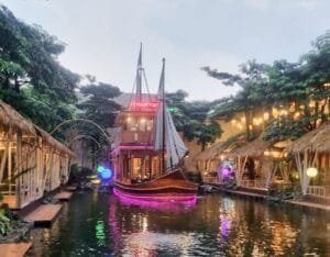 Pengalaman Kuliner Estetik Di Lembur Kuring Cimanggis, Suasananya Bikin Betah!