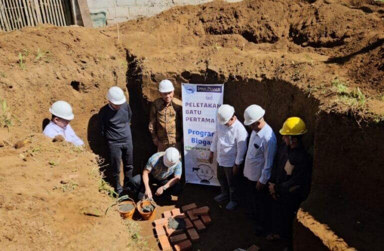 Tekan Emisi Karbon, PT Frisian Flag Indonesia (FFI) bersama PT Jawa Power Perkuat Program Biogas untuk Peternak Sapi Perah Lokal