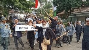 Pawai Dongdang Meriahkan Upacara HJB Ke-542 Di Lapangan Kecamatan Cijeruk Kabupaten Bogor