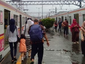 KAI Commuter Jabodetabek Catat Kenaikan Volume Pengguna Commuter Line Lebih Dari 985 Ribu Per Hari Pada Mei 2024