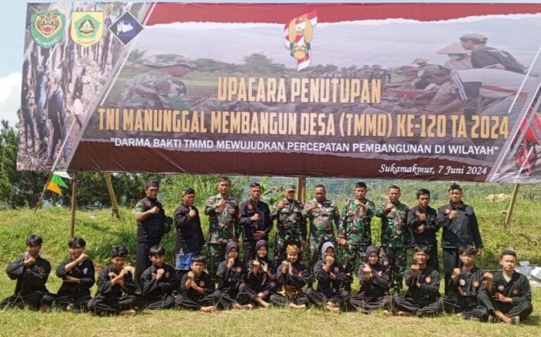 Tampil Trengginas Pada Upacara Penutupan TMMD Ke-120, Pagoron Pencak Silat KBPC Triwijaya Terbitkan Rasa Bangga