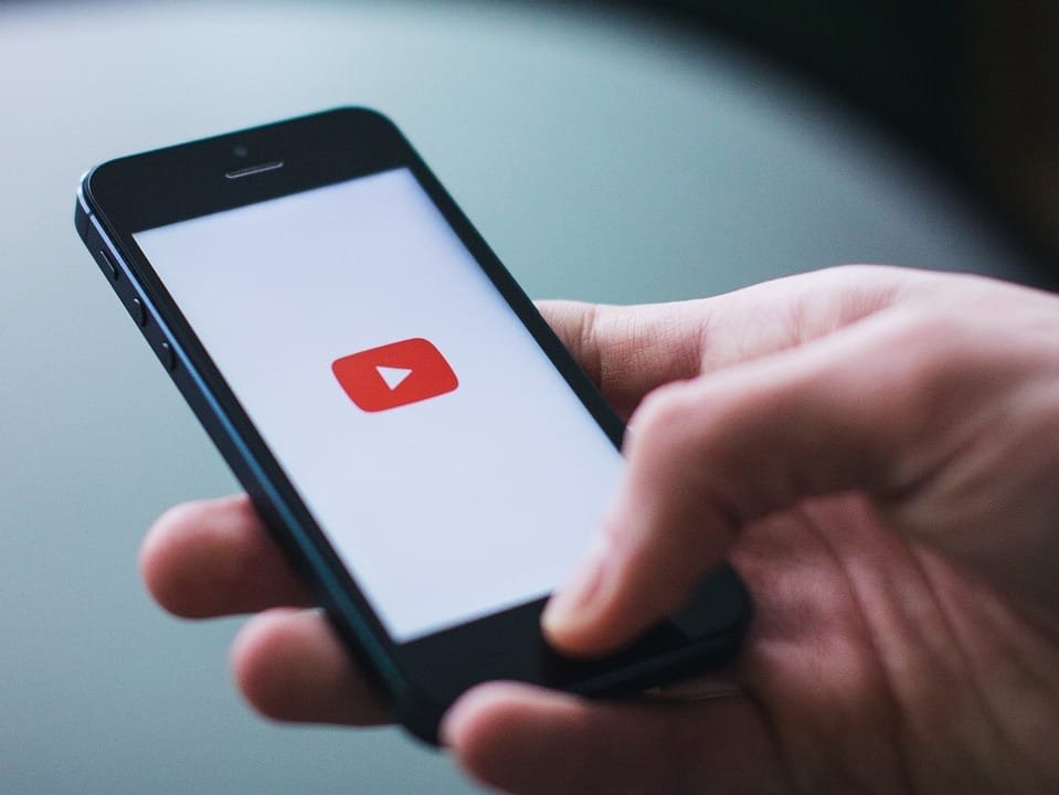 YouTube Uji Fitur Catatan Fitur Baru Untuk Memberikan Konteks Pada Video