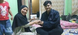 Fasih Menyampaikan Donasi Untuk Pembangunan Saung Bambu TK Plus Putra Bangsa