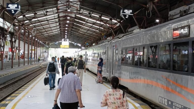 Promo Ekstra Silaturahmi Mudik Lebaran Masih Berlaku, KAI Tawarkan Diskon 25% untuk Tiket Kereta Api KAI Daop 5 Purwokerto Hadirkan Promo “Juleha (Juli Lebih Hemat)”, Tiket Murah Pasca Libur Sekolah