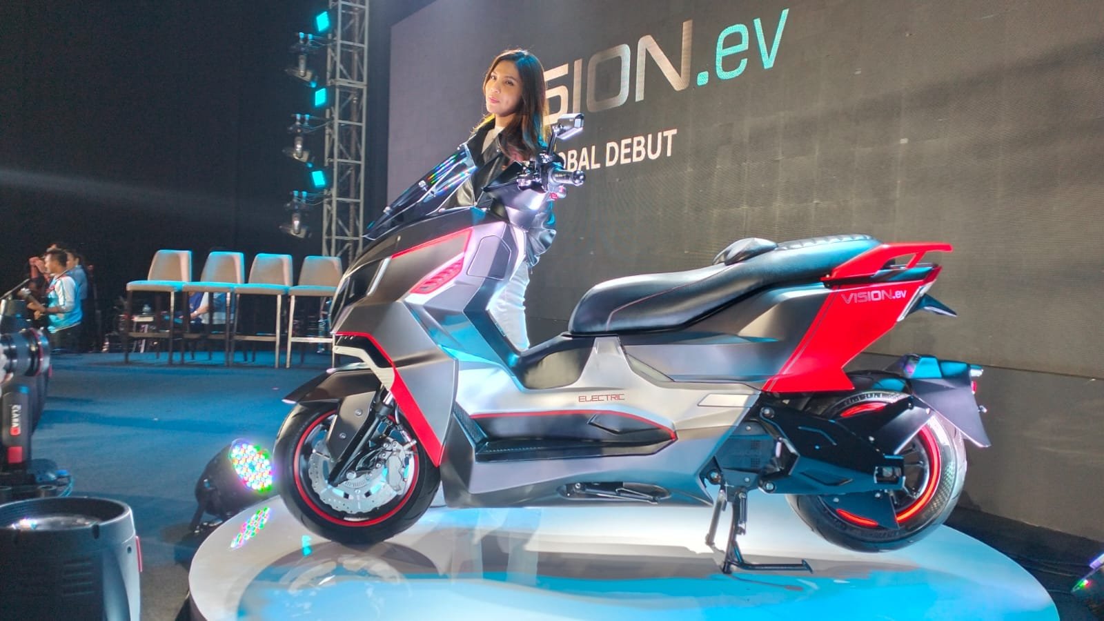 Bakal Mengaspal 2025, IMOTO Perkenalkan VISION.ev: Motor Listrik Buatan Indonesia dengan Keunggulan Speed dan Pengisian Daya