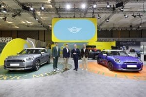 MINI Indonesia Hadirkan Rangkaian Kendaraan MINI New Generation di Gaikindo Indonesia International Auto Show (GIIAS) 2024
