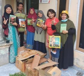 Mendapat Bantuan Buku, Gerakan Literasi Putra Bangsa Makin Giat Membina Anak Desa