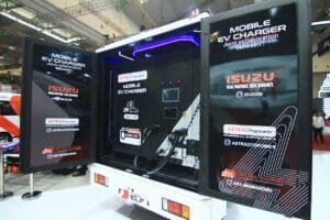 Utilitas Isuzu ELF sebagai Basis Kendaraan Mobile EV Charger