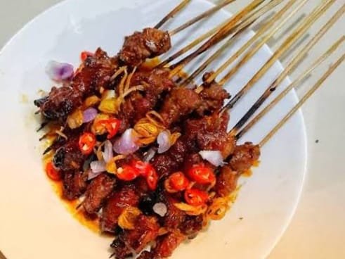 Bukan Cuma Pempek, Palembang Juga Punya Kuliner Sate Cucuk Manis
