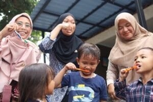 Aksi FIFGROUP untuk Anak Sehat, Educlean di Kampung Berseri Astra (KBA) Bojongsari