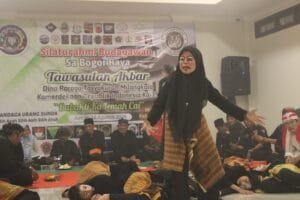 Teater Bocah Putra Bangsa: Ingatkan Identitas Sunda di Tawasulan Akbar Bogor