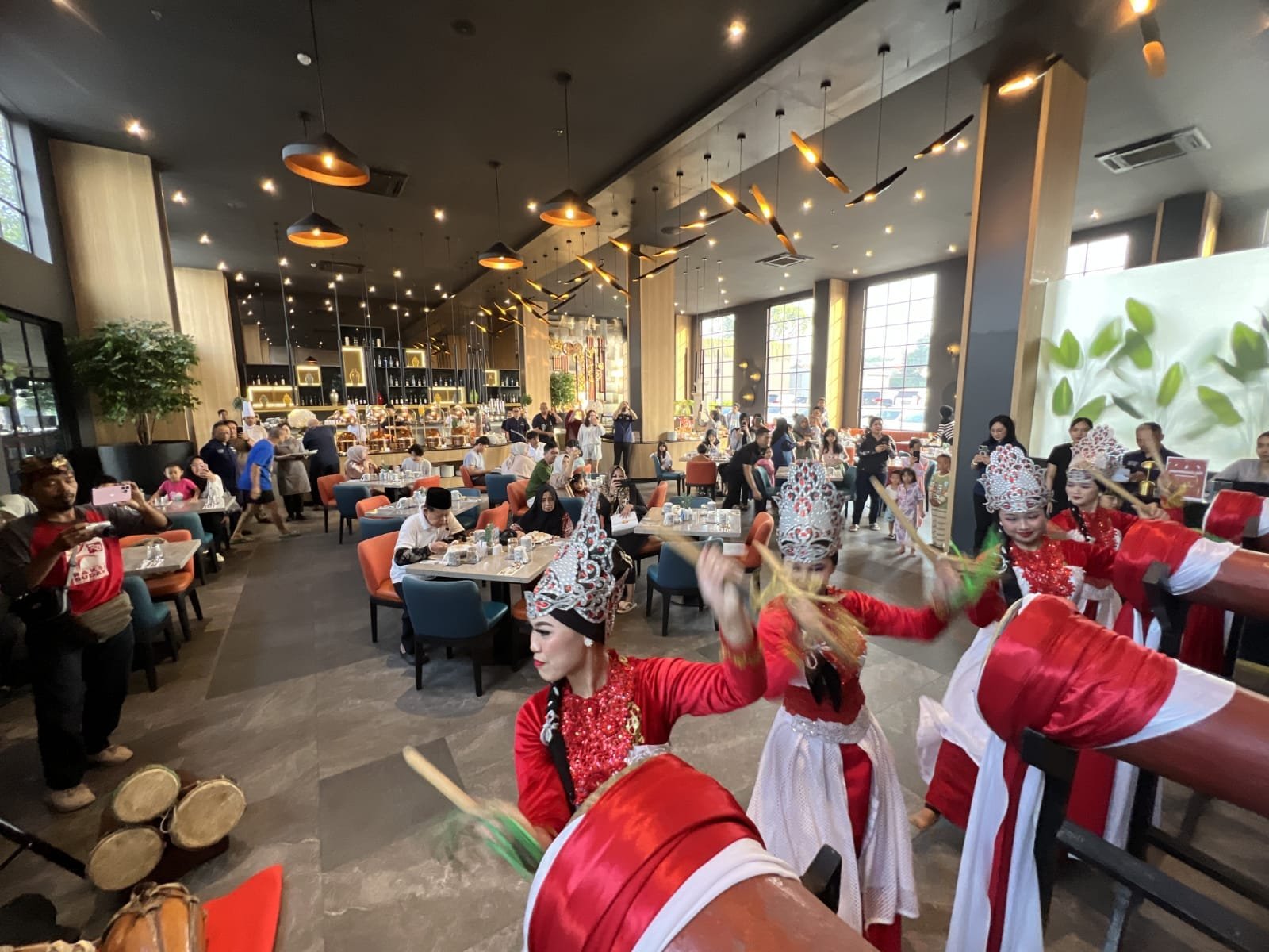 Aston Hotels di Banten Meriahkan Hari Kemerdekaan Indonesia ke-79 dengan Aktivitas Seru dan Hiburan Spektakuler