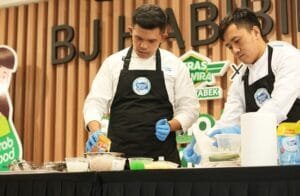 Dukung UMK Hadirkan Pangan Lezat, Sehat dan Aman: Frisian Flag Indonesia & GrabFood Berkolaborasi