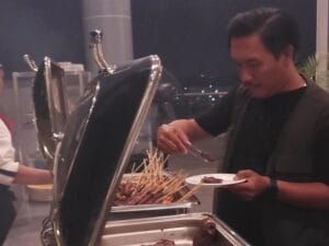Nikmati Pengalaman Unik BBQ Di Hotel Atas Mall Ala Harris Cibinong City Mall