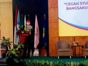 Pembacaan Puisi Menuju Generasi Emas karya Ace Sumanta Dalam Pembukaan Seminar Nasional di UIKA Bogor