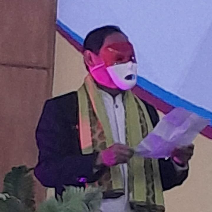 Pembacaan Puisi Menuju Generasi Emas karya Ace Sumanta Dalam Pembukaan Seminar Nasional di UIKA Bogor