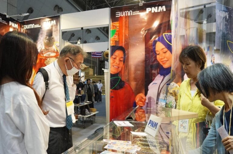 Meriahkan Hari Pelanggan Nasional, PNM kirim Produk Nasabah Bermekaran di Negeri Sakura Jepang