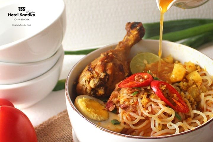 Santap Kuliner Laksa Khas Tangerang di Hotel Santika Premiere ICE-BSD City