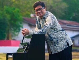 Puisi Berjudul 'Menulis Syair Untuk Presiden Episode Dua' Diangkat Menjadi Tembang Puitik oleh Komponis dan Musisi Indonesia Ananda Sukarlan
