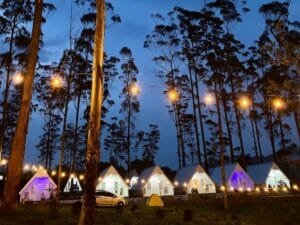 Camping Seru Sambil Berendam di Kolam Air Panas di Awana Resort Ciwidey
