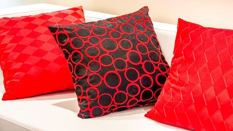 Tips Membersihkan Bantal Sederhana Tanpa Dicuci