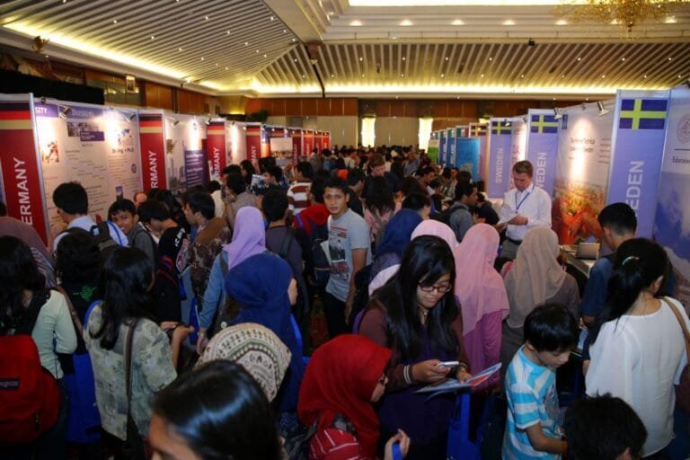 Top 5 Tempat Kuliah Terbaik di Negara-Negara Uni Eropa Versi Pelajar Internasional