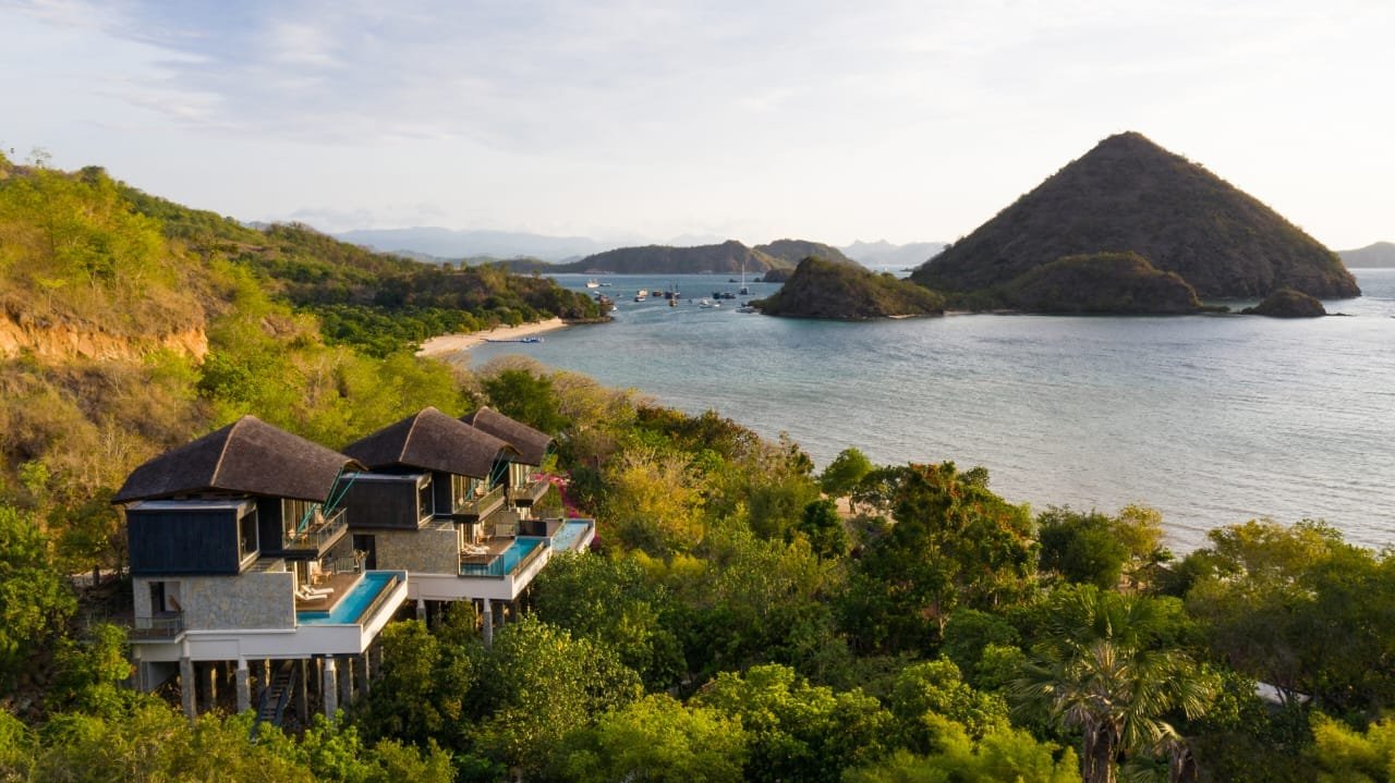 5 Destinasi Wisata di Tuban yang Wajib Dikunjungi Bareng Anak dan Keluarga Indonesia Berjaya di Pariwisata Dunia Melalui Ajang Condé Nast Johansens Awards, Plataran Komodo Menangkan Kategori 'Best for Romance'