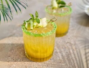 NIKMATI TRADISI DAN INOVASI: Liliwetan, Kamar Bertema Luar Angkasa, dan Minuman Green Sparkling