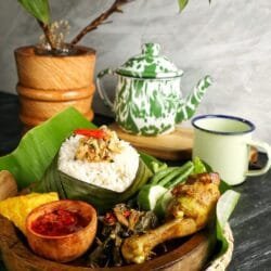 NIKMATI TRADISI DAN INOVASI: Liliwetan, Kamar Bertema Luar Angkasa, dan Minuman Green Sparkling