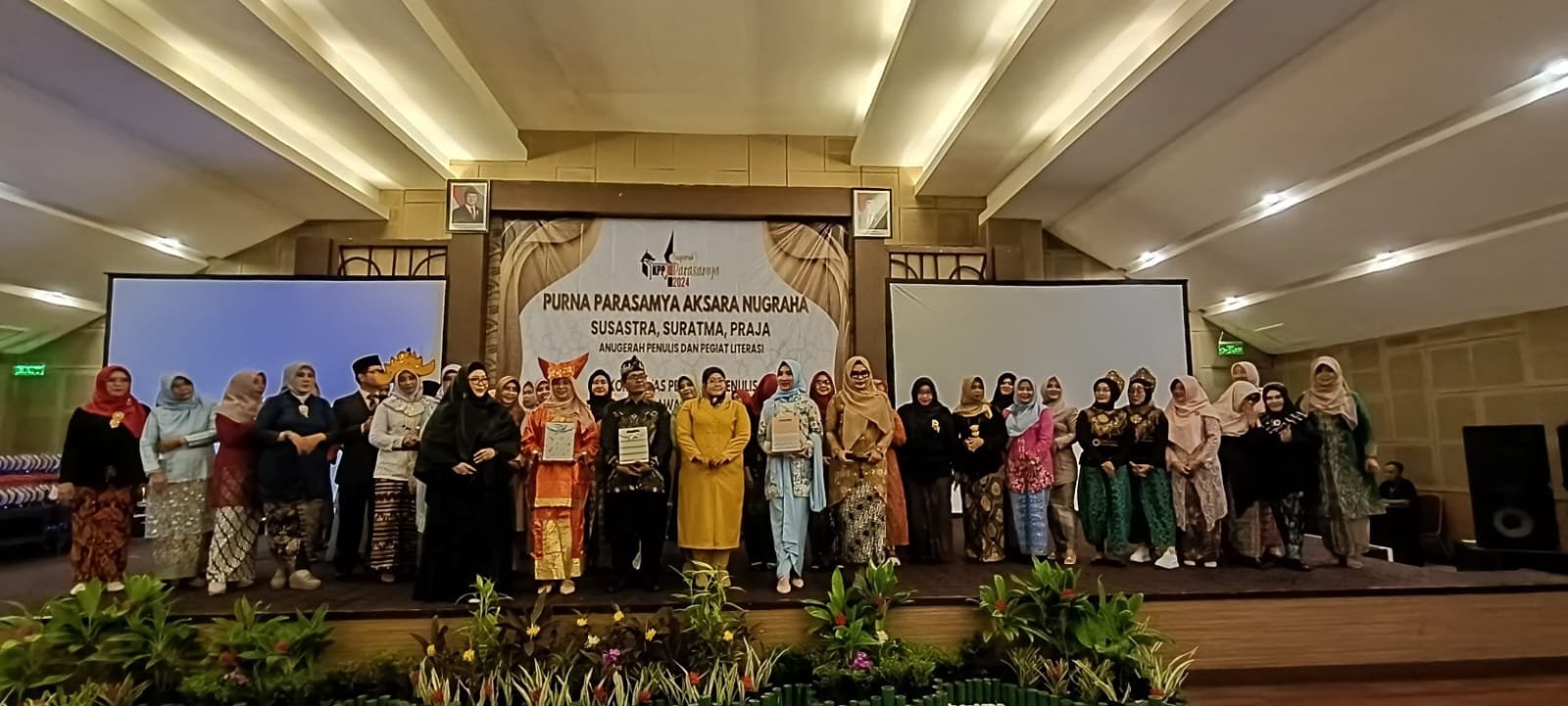 Purna Parasamya Aksara Nugraha, Penganugerahan untuk Para Penulis dan Pegiat Literasi Jawa Barat