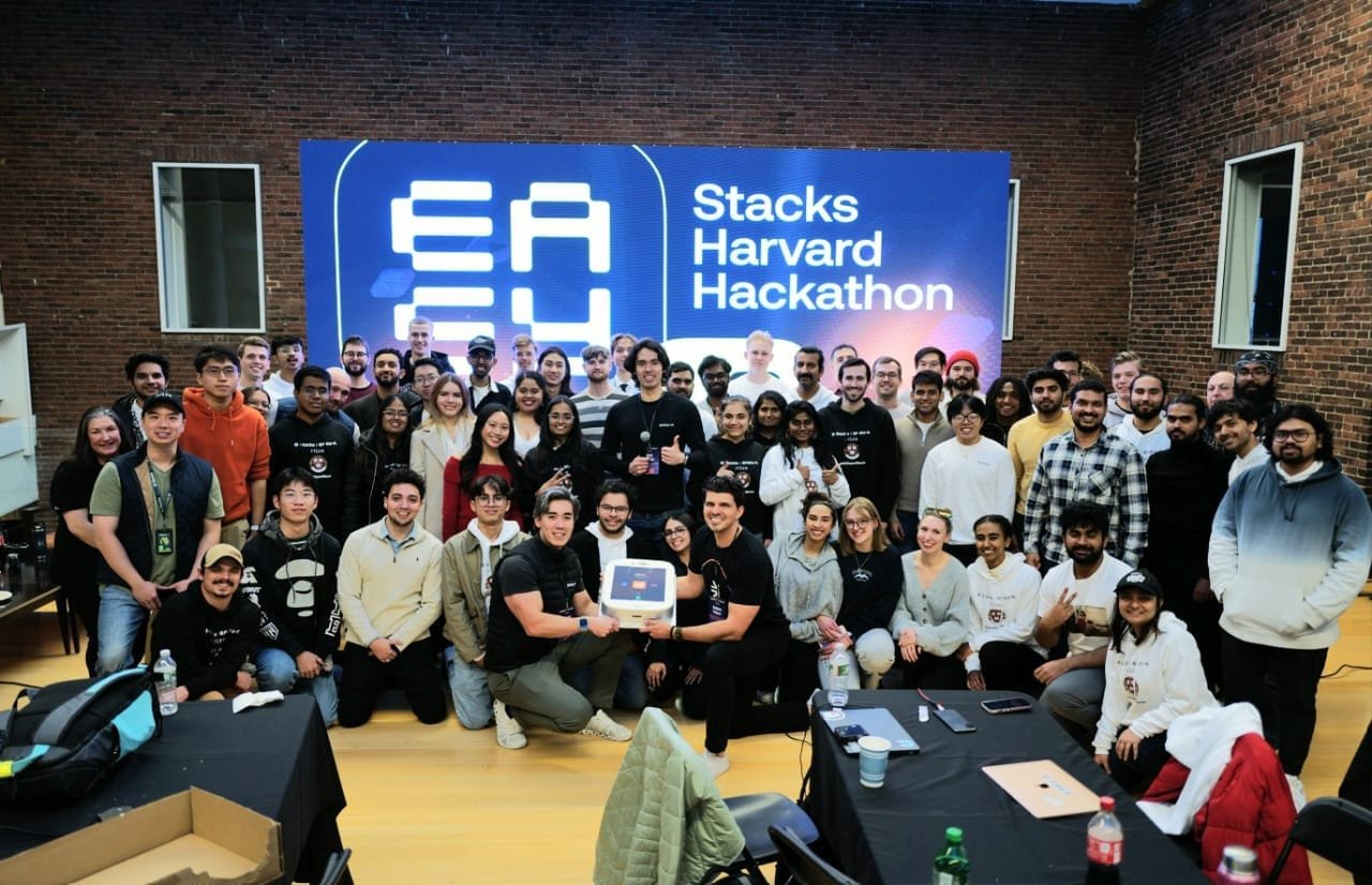 Selamat! Mahasiswa Prodi IT President University Sabet Juara Stacks Harvard Hackathon di Universitas Harvard AS