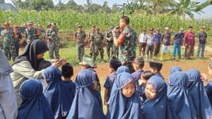 Wujud Pengabdian TNI untuk Masyarakat, Subgartap 0606/Bogor Laksanakan Karya Bakti HUT Ke-52 Kogartap II/Bdg