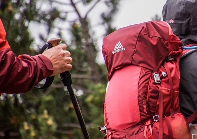 Tahukah Kamu Fungsi Trekking Pole Saat Hiking?