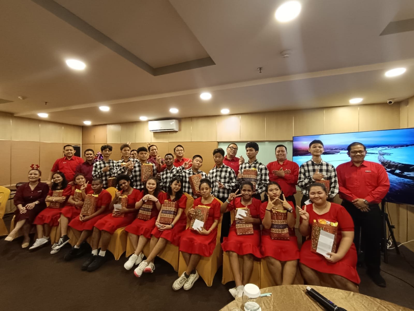 Natal Bersama favehotel Kelapa Gading