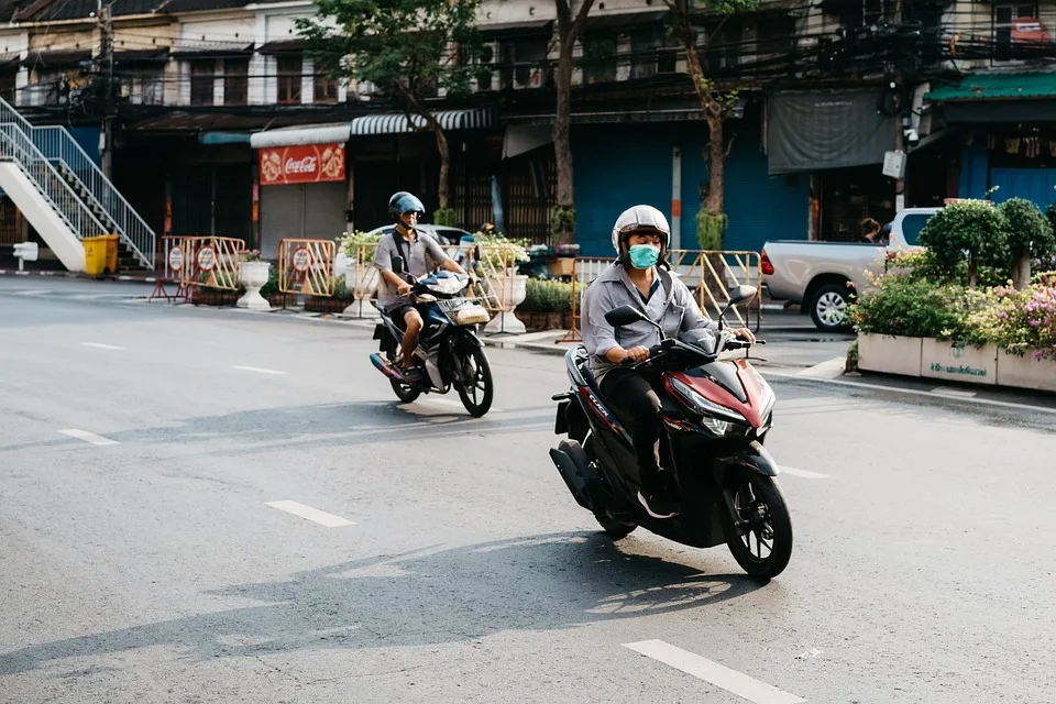 Pentingnya Bijak Gunakan Lampu Sein Sepeda Motor guna Keselamatan Bersama Tetap #Cari_aman