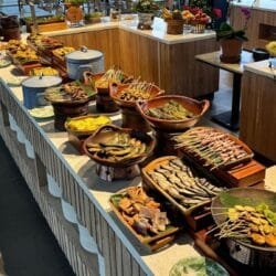 "Sunda Sapuasna": Petualangan Kuliner All You Can Eat dengan Pemandangan Pegunungan di Grand Aston Puncak Hotel & Resort!