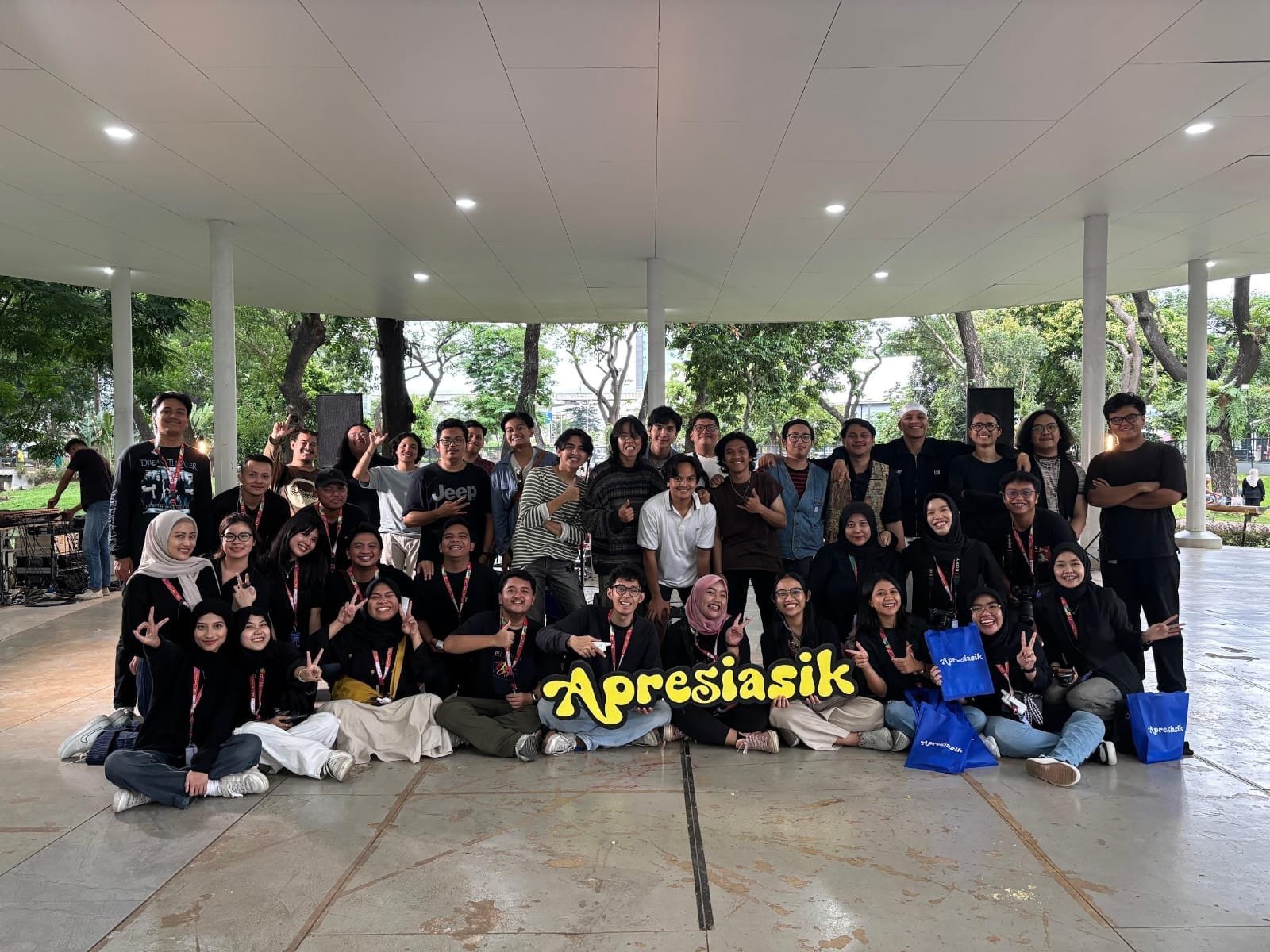 Apresiasik Melawan Sadness Paradox: #Apresiasik Ajak Gen Z Mengeksplorasi Musik Lokal di Luar Lagu Sendu
