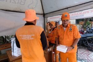Mengapresiasi Petugas Penanganan Prasarana dan Sarana Umum (PPSU) Di Penghujung Tahun 2024 Oleh Perwakilan Fraser Residence Sudirman, Jakarta