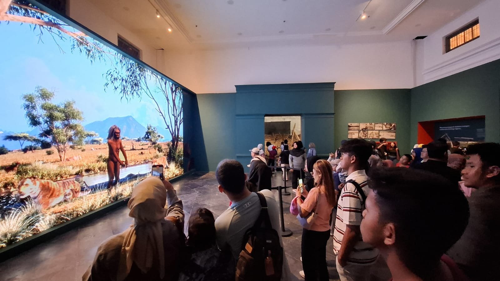 Museum Nasional Jadi Destinasi Favorit Liburan Nataru: Hampir 10.000 Pengunjung Nikmati Pameran Fosil Pithecanthropus erectus Manusia Purba