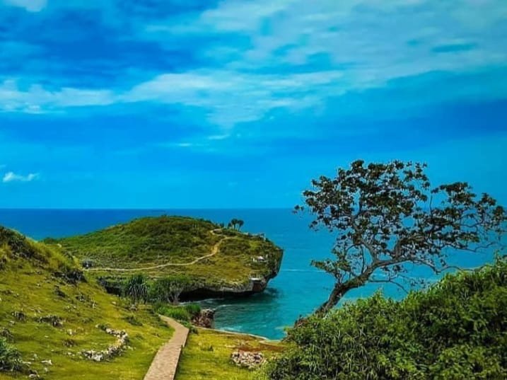 Pantai Kesirat: Wisata Tersembunyi yang Wajib Di kunjungi di Gunung Kidul!