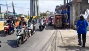 Rawan Kecelakaan , Warga Pamulang Kota Tangerang Selatan Minta Jembatan Penyeberangan Orang Untuk Pejalan Kaki