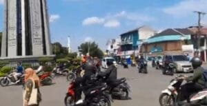 Rawan Kecelakaan , Warga Pamulang Kota Tangerang Selatan Minta Jembatan Penyeberangan Orang Untuk Pejalan Kaki