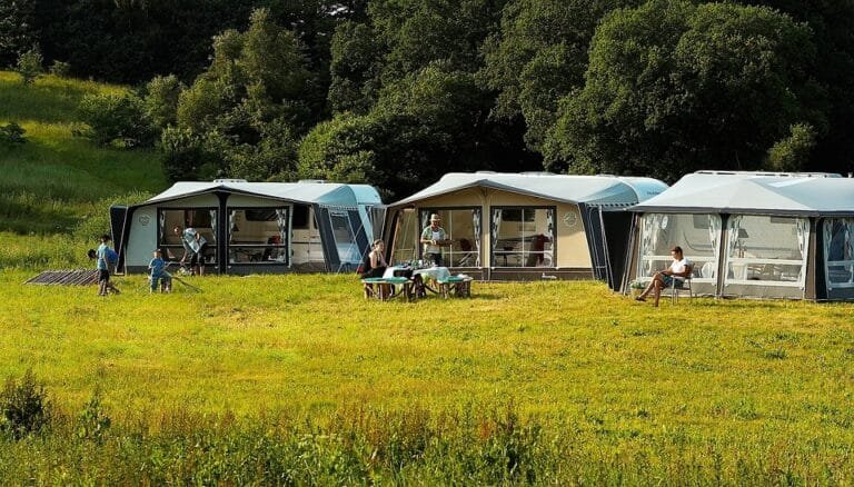 Rekomendasi Glamping di Cianjur: Liburan Mewah di Alam Terbuka